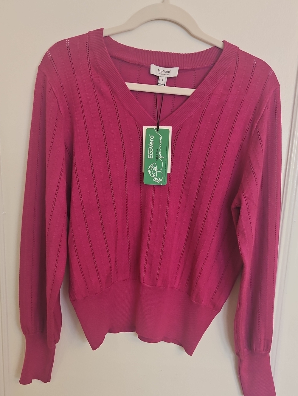 B.Young Fuchsia  V-Neck Ribbed Women’s Sweater B.Young Size S/M